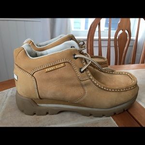 Perry Ellis chukka shoe